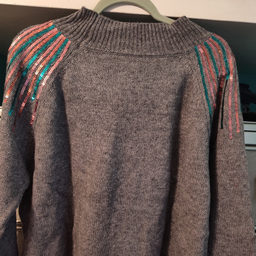 Sweater - Picture 3 of 4
